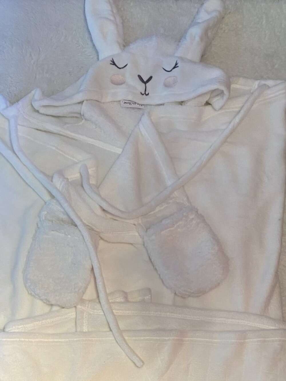 La Vie En Rose White Bunny Hooded Plush Poncho Blanket OS NWT